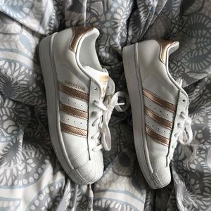 Adidas superstars